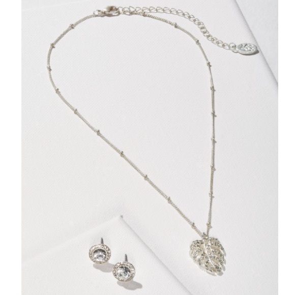 Tommy Bahama Monstera Necklace & Earring Gift Set - Picture 2 of 2